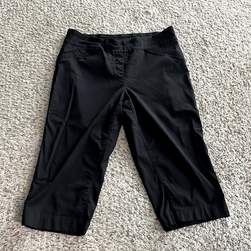 Black pull on capri 16